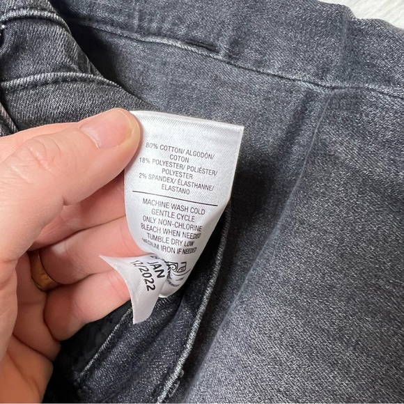 Like new Hudson Heidi‎ flare in gray distressed - Picture 4 of 5